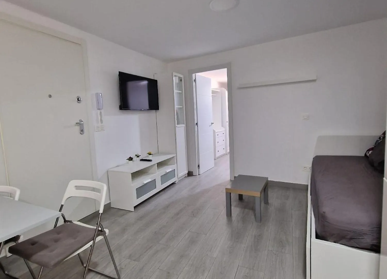 1 Room Junto A Monte Victoria Malaga Apartment